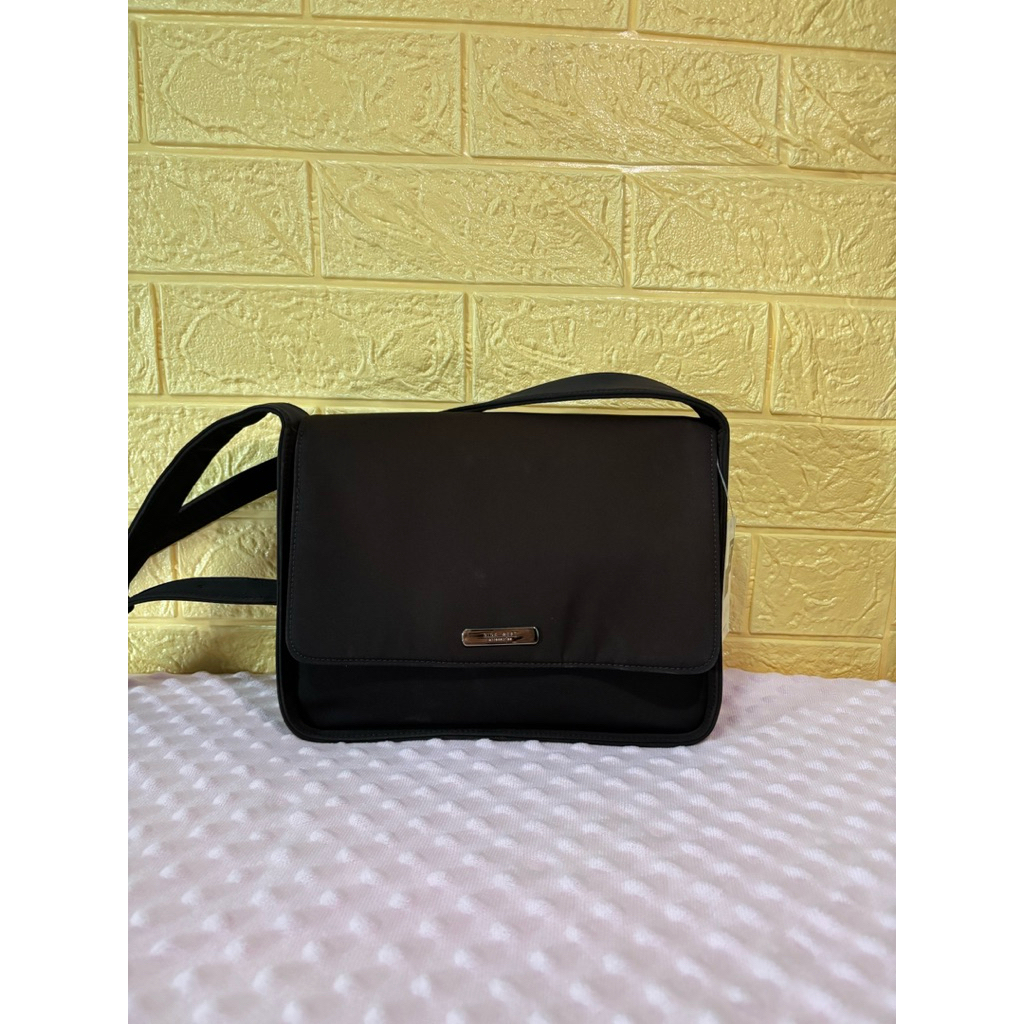 กระเป๋าแบรนด์มือสองNine West