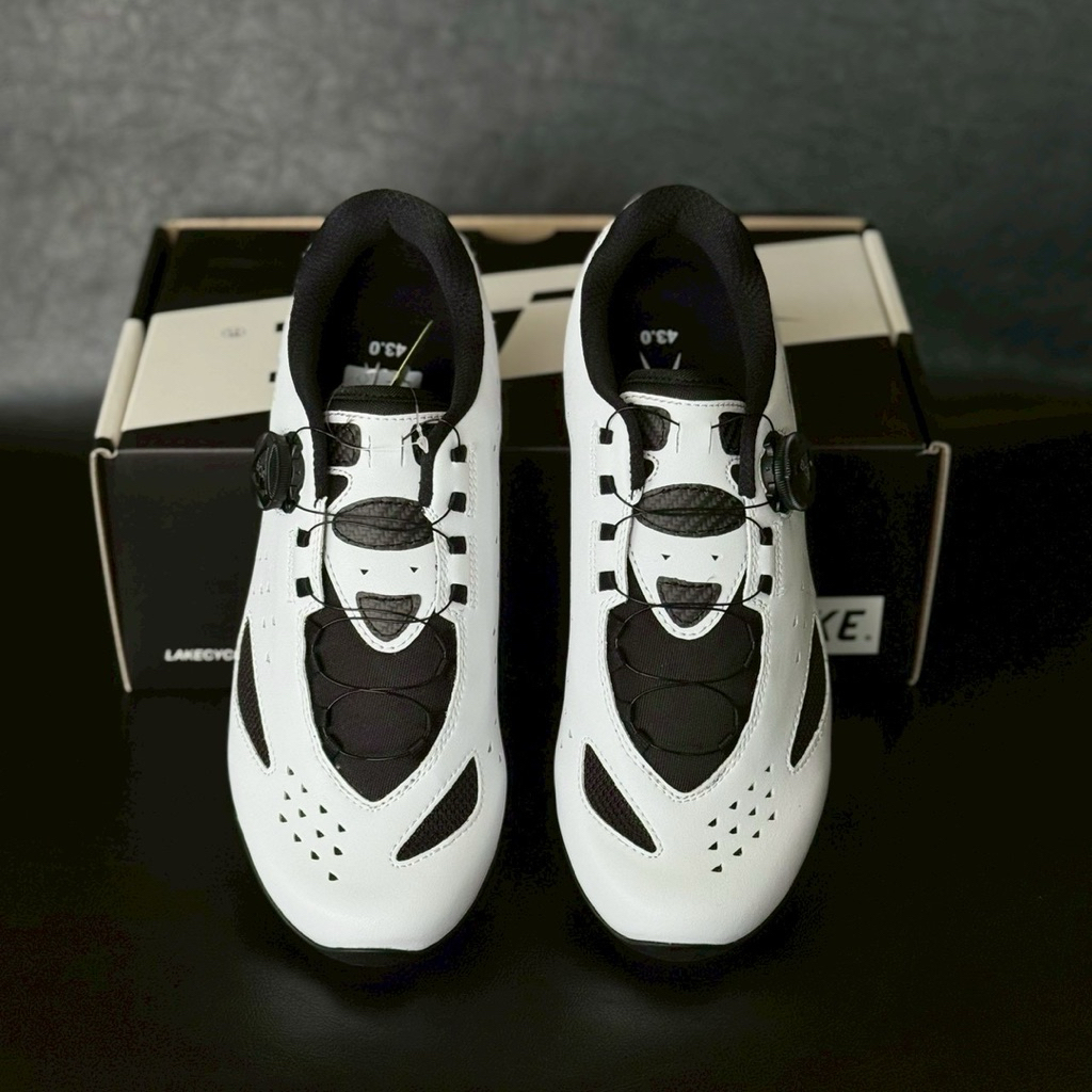 รองเท้าเสือหมอบ LAKE CX177