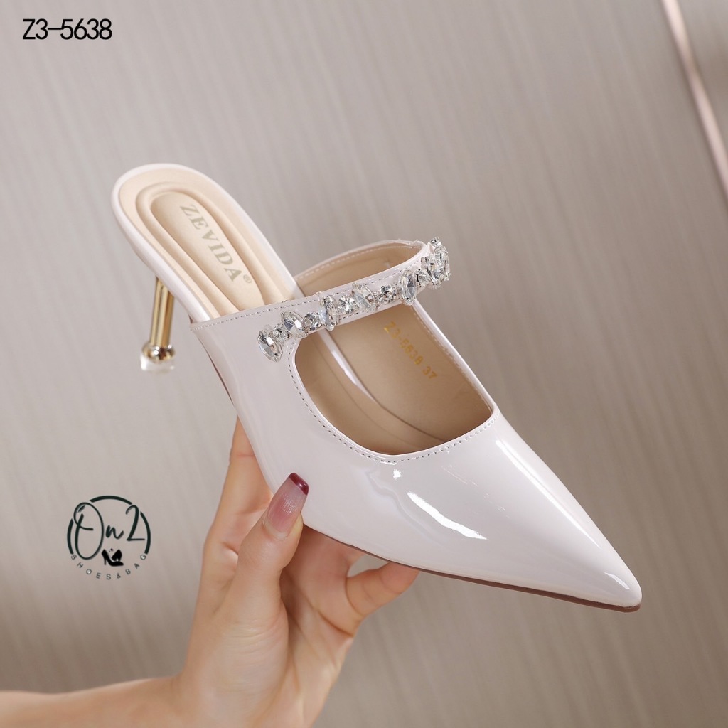 รองเท้าส้นเข็มหัวแหลม Z3-5638 สายคาดประดับคริสตัลเพิ่มความหรูหรา ใส่แล้วขาเรียวยาว