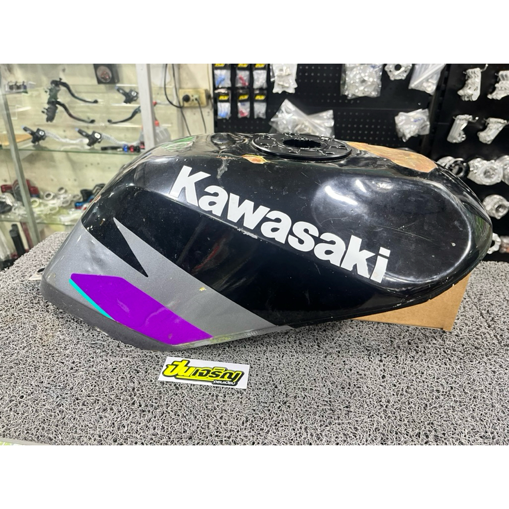 ถังSERPICOฝาเรียบ พร้อมถังในK2ผ่าแล้ว ฝาถังktm ของใหม่ พร้อมใช้