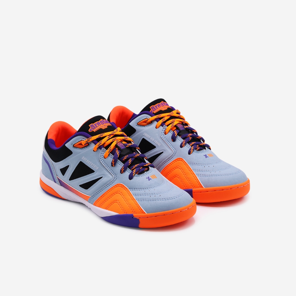 Breaker รุ่น Breaker Drive (BD013) รองเท้าฟุตซอลเบรกเกอร์ สี Light Grey ไซซ์ 38 - 44