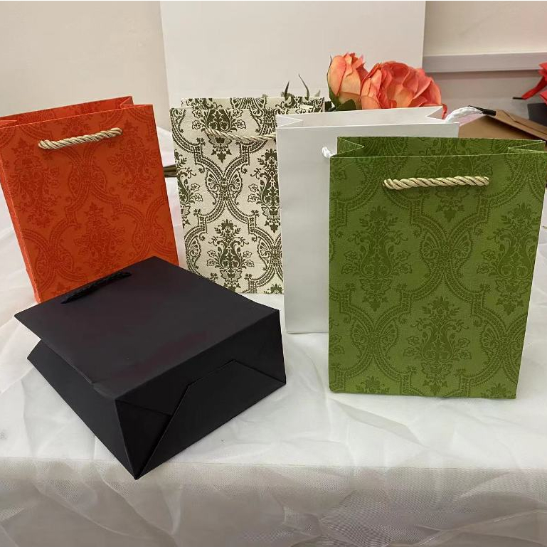 🩵1688🩵พร้อมส่ง..ถุงกระดาษหูหิ้ว ขนาดเล็ก(12*16*6ซม.)ถุงพิมพ์ลายโมเดริน์ ใส่เครื่องประดับ/ของขวัญ ราคาถูก