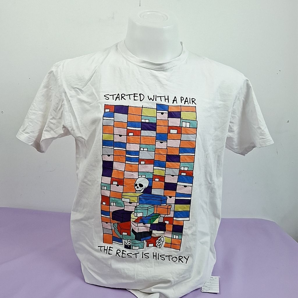 1G213 เสื้อโอเวอร์ไซส์ เสื้อยืด เสื้อแฟชั่น ซักแล้วแต่ไม่ได้รีด [มือสอง]รายละเอียดตามรูปนะคะ