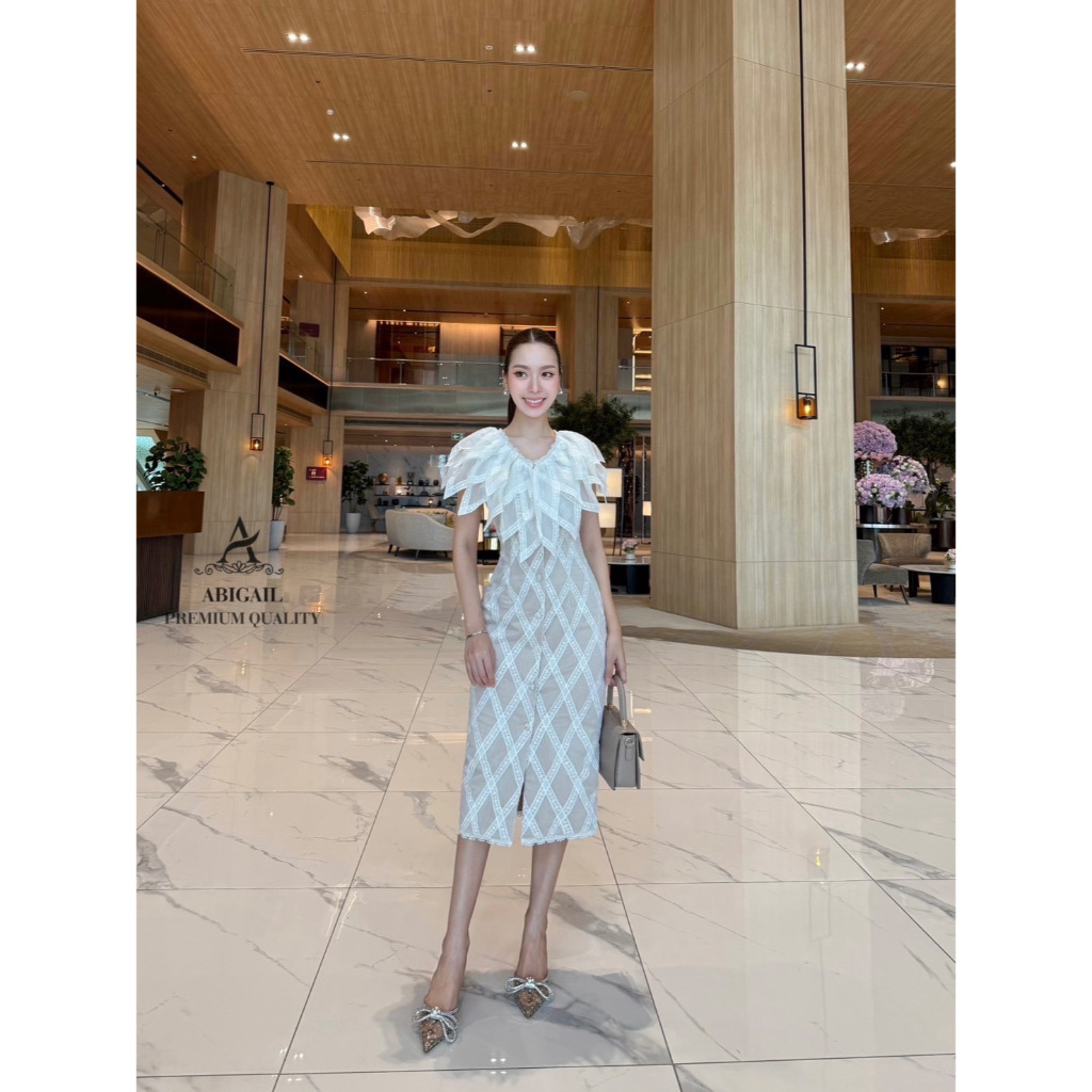 ABG239 ABIGAIL BRAND ชุดเดรสเข้ารูปลูกไม้ปักลาย [2PM]