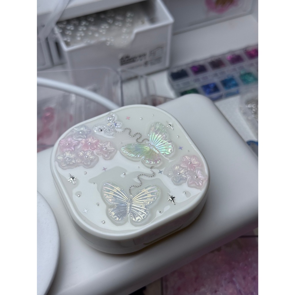 กล่องรีเทนเนอร์ ใส่ชื่อได้🍒Butterfly on Blooms🌈 (งานเคลือบเรซิ่นค่ะ)