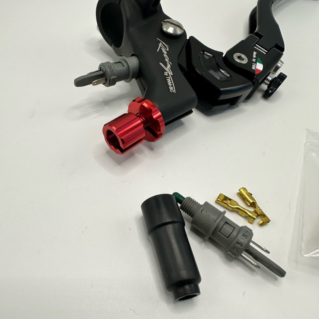 สวิทช์ไฟแท้ Domino TWM