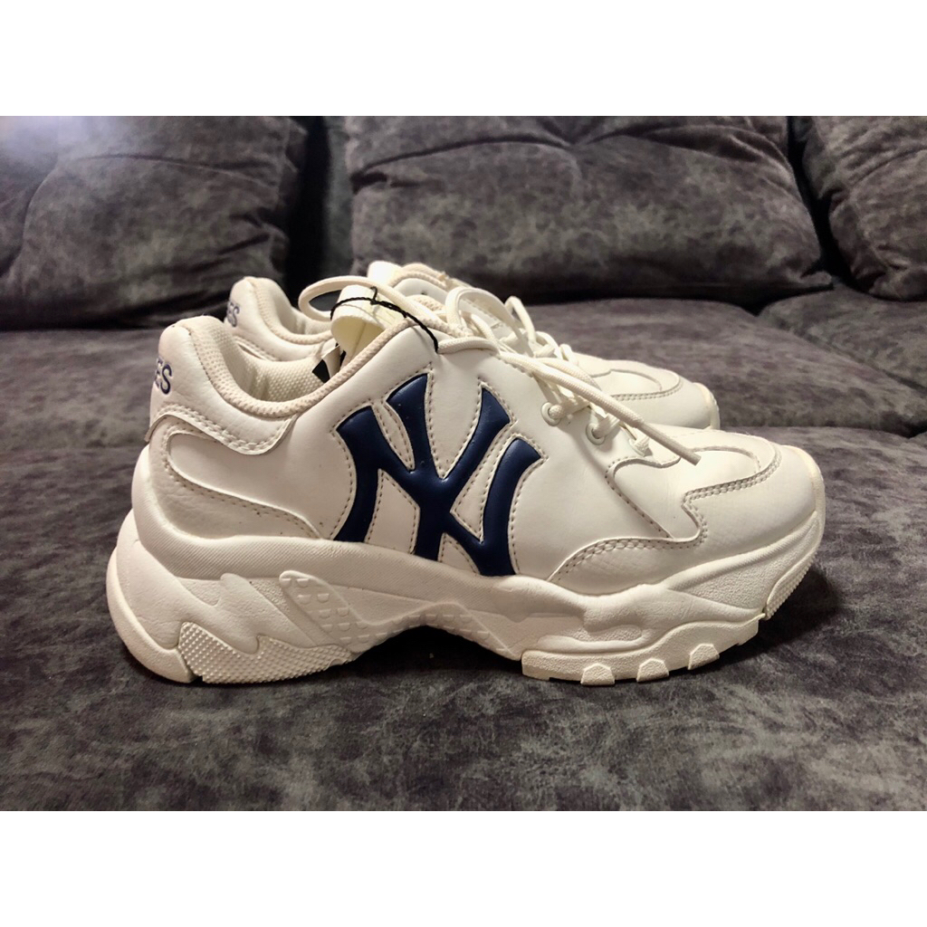 รองเท้ามือสองของแท้MLB