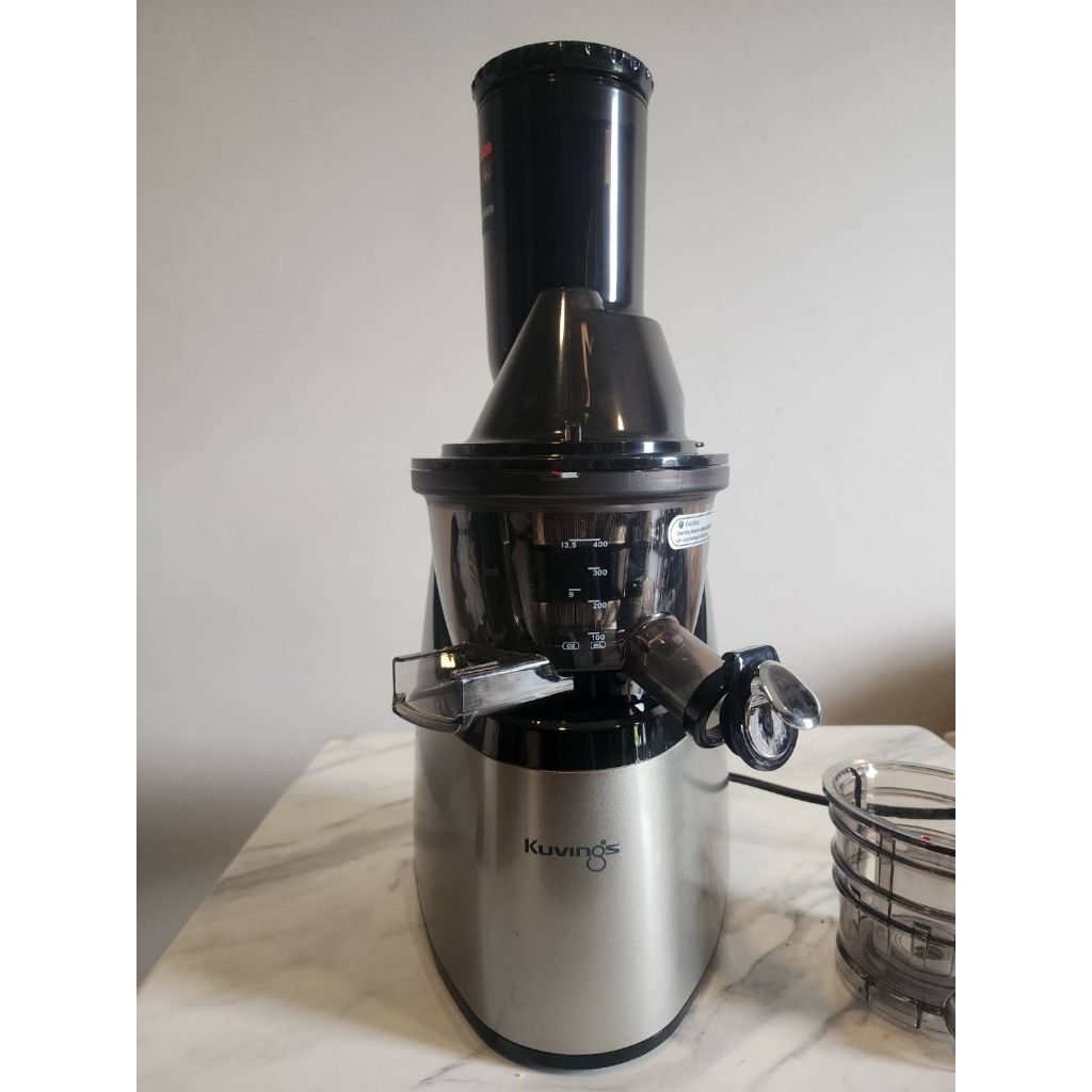 เครื่องสกัดน้ำผลไม้ KUVINGS NS-1123 (EVO700) สีเทา มือสองสภาพเหมือนใหม่ ใช้งานไม่ถึง 5 ครั้ง