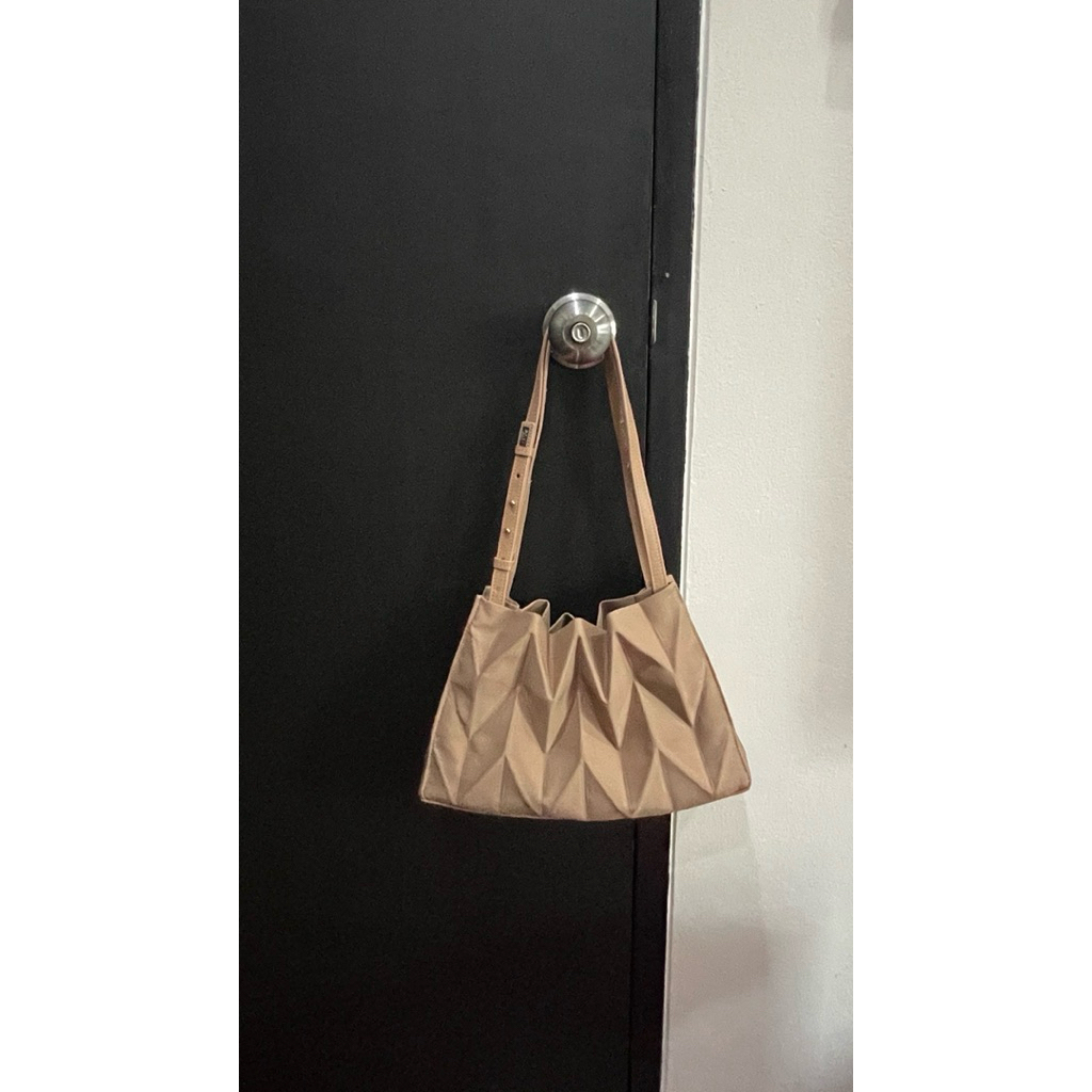 (ส่งต่อ) กระเป๋า pavi studio - w gyoza