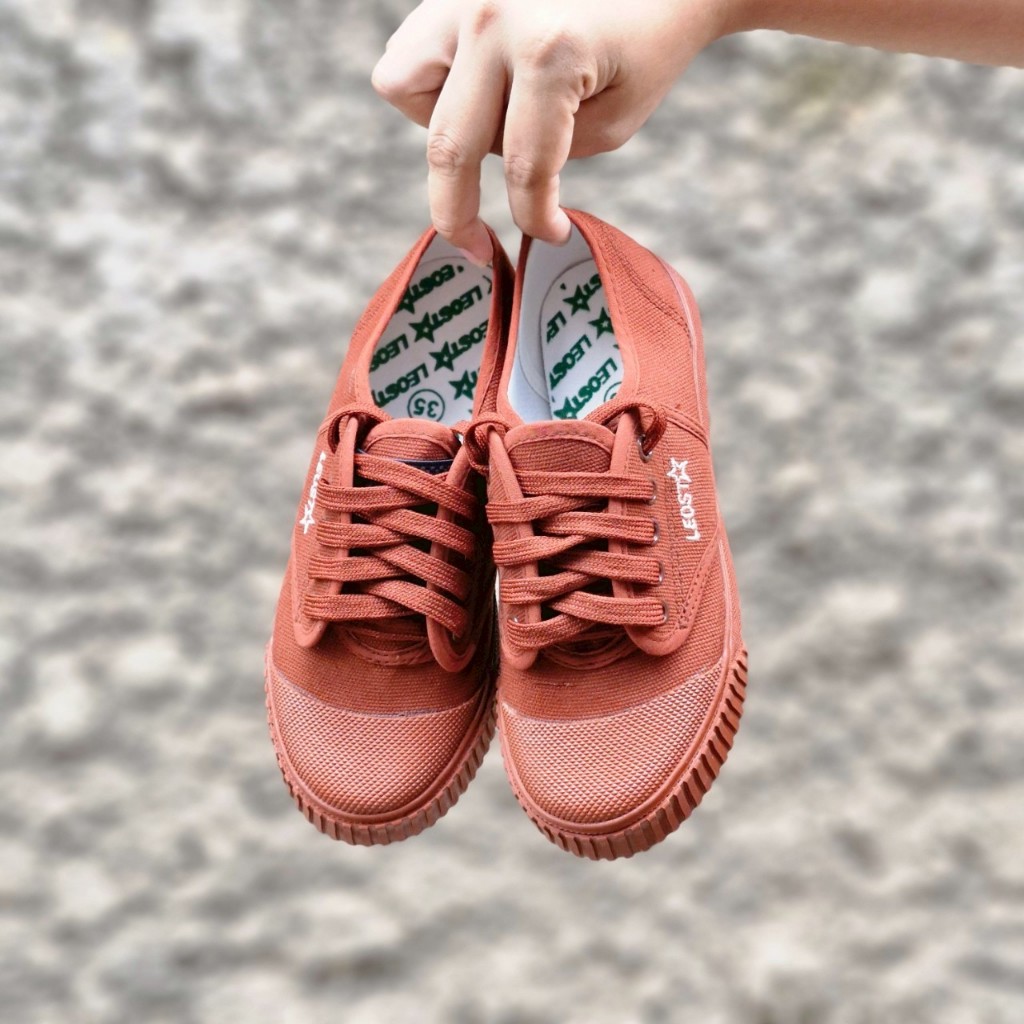 LeoStar (ลีโอสตาร์) รุ่น 205 รองเท้านักเรียน ผลิตจากยางธรรมชาติ สี ดำ น้ำตาล ขาว ไซส์ 28-46 พร้อมส่ง