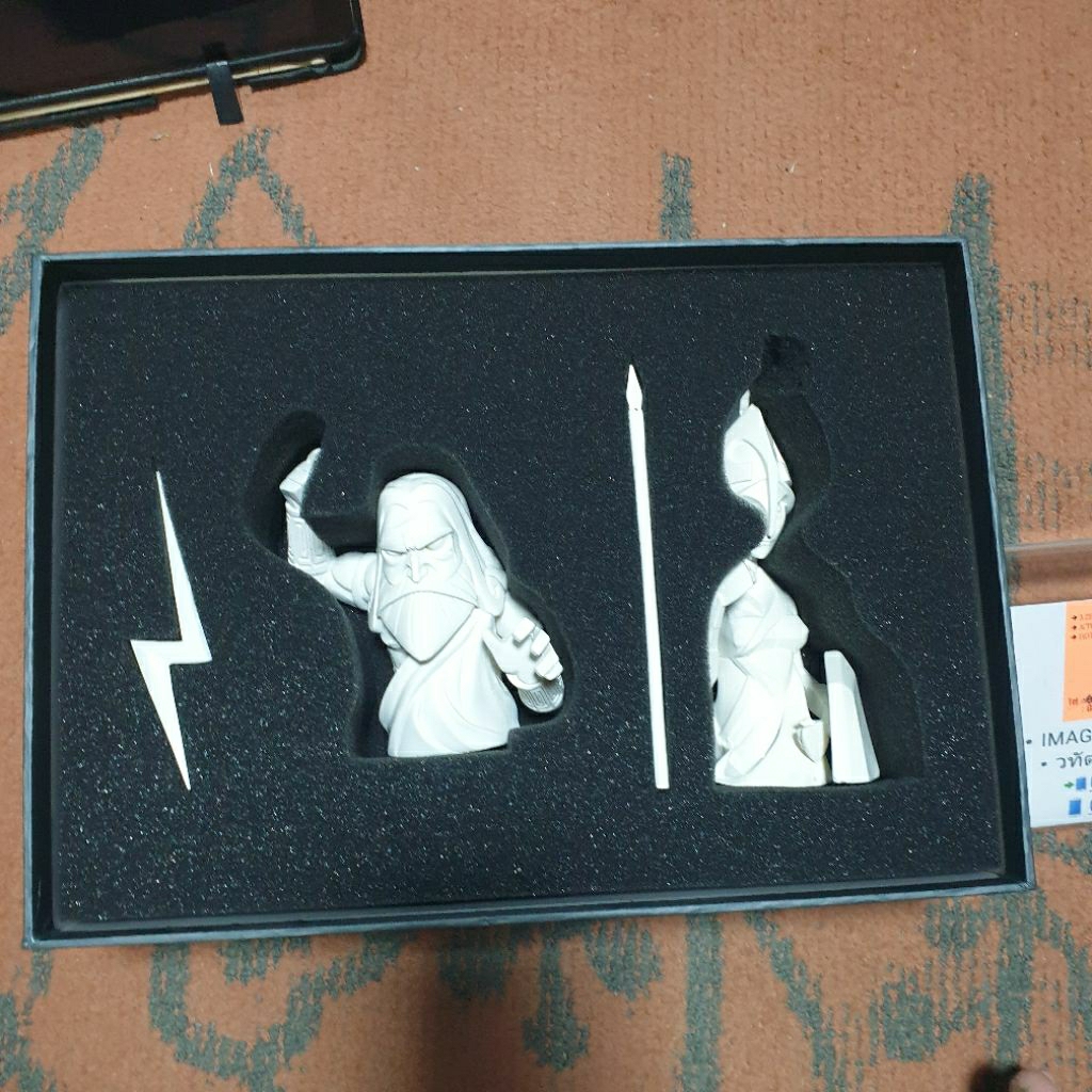 mighty jaxx ZEUS & ARHENA