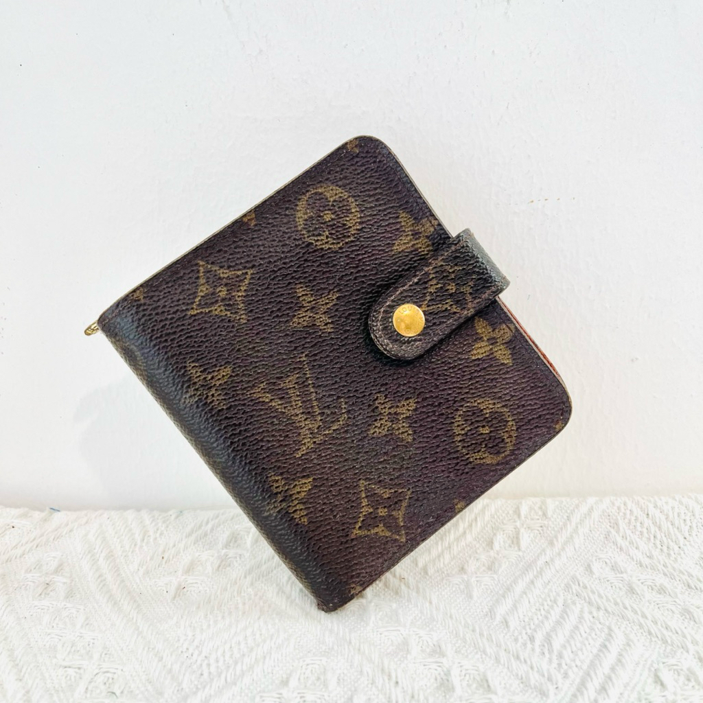 [มือสอง] กระเป๋าสตางค์ LV แท้ มีตำหนิ Louis Vuitton กระเป๋าตัง ใบสั้น