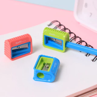 Bantex กบเหลา กบเหลาดินสอ กบเหลาแบบเหลี่ยม กะทัดรัด ใบมีดคม ใช้งานง่าย สุ่มสี Sharpener