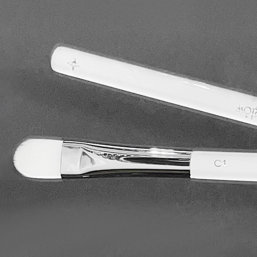 GLOW FLAT CONCEALER BRUSH C01 แปรงสำหรับคอนซีลเลอร์ รูปที่ 3