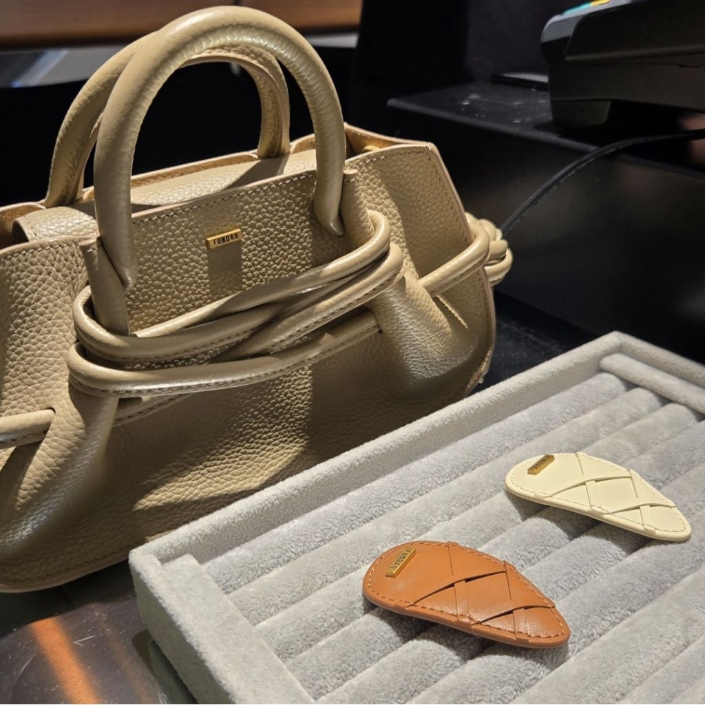 FUNDAO✨️ กระเป๋าหนังแท้👜 (แบรนด์ไทย)