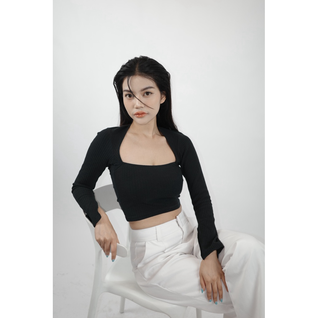 เสื้อคอสามเหลี่ยม ใส่ได้2แบบ 2in1