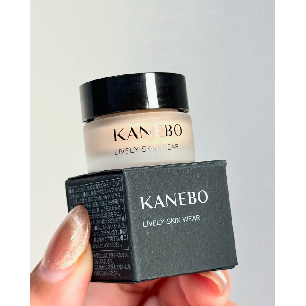 พร้อมส่ง /แท้ จาก Shop ไทย Kanebo Lively Skin Wear Foundation 4g – สี Ochre C