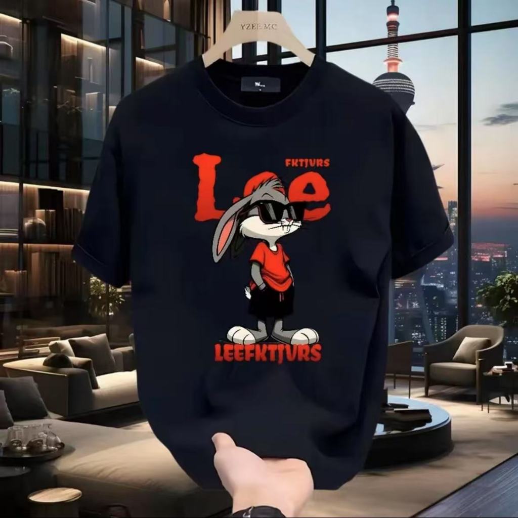 ส่งจากกรุงเทพ เสื้อโอเวอร์ไซส์ พิมพ์ลายแฟชั่น สตรีท แขนสั้น คอกลม ผ้านิ่มใส่สบายระบายอากาศได้ดี LEE พิมพ์ลายการ์ตูน