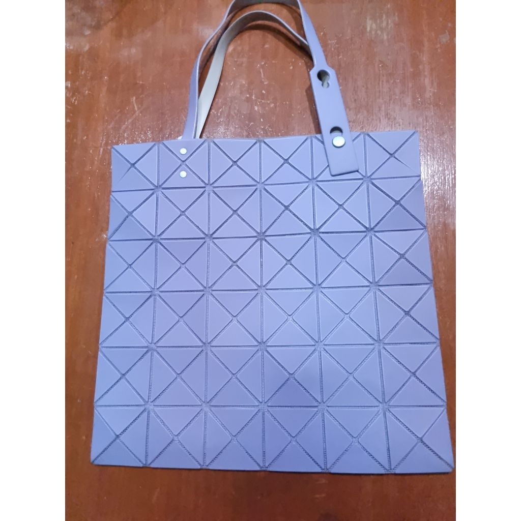 BAO BAO issey miyake 6x6 สีม่วง