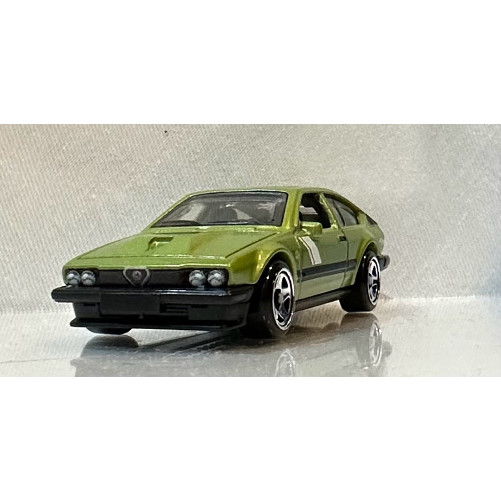 HOTWHEELS 2025 Alfa Romeo GTV6 3.0 Green รถอัลฟ่าโรมีโอ สีเขียว