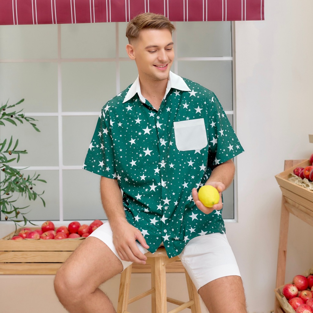 VACAY INDEED | Diddy Shirt ลาย Dazzling Star เสื้อเชิ๊ดมีกระเป๋า /พร้อมส่ง*