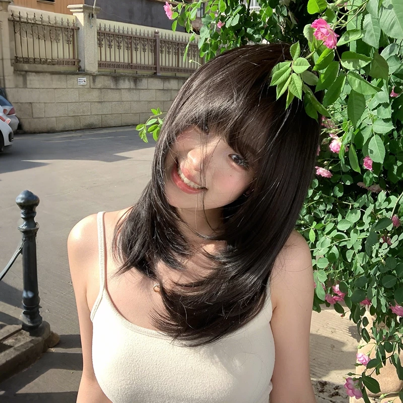 *แนะนำหวีจัดทรงก่อนสวมใส่* GDS Wigs วิกผมตรงสไลด์เลเยอร์สีน้ำตาลเข้ม ปลายงุ้ม มีหน้าม้า (ยาว 47 cm) แถมเน็ตผม