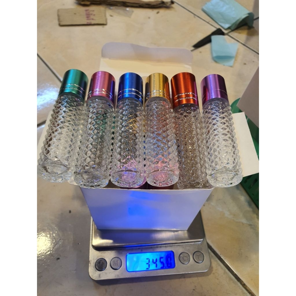 ขวดลูกกลิ้งรูปเพชรความจุ 8 ML 12ขวดฝาคละสีและฝาสีทองล้วน
