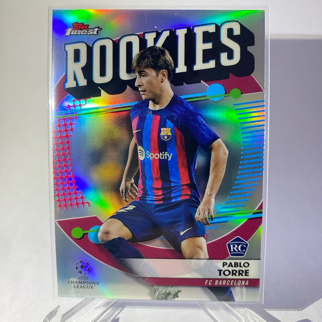 การ์ดนักฟุตบอลสำหรับสะสม PABLO TORRE, RC , ROOKIES , BACELONA, TOPPS FINEST 2023