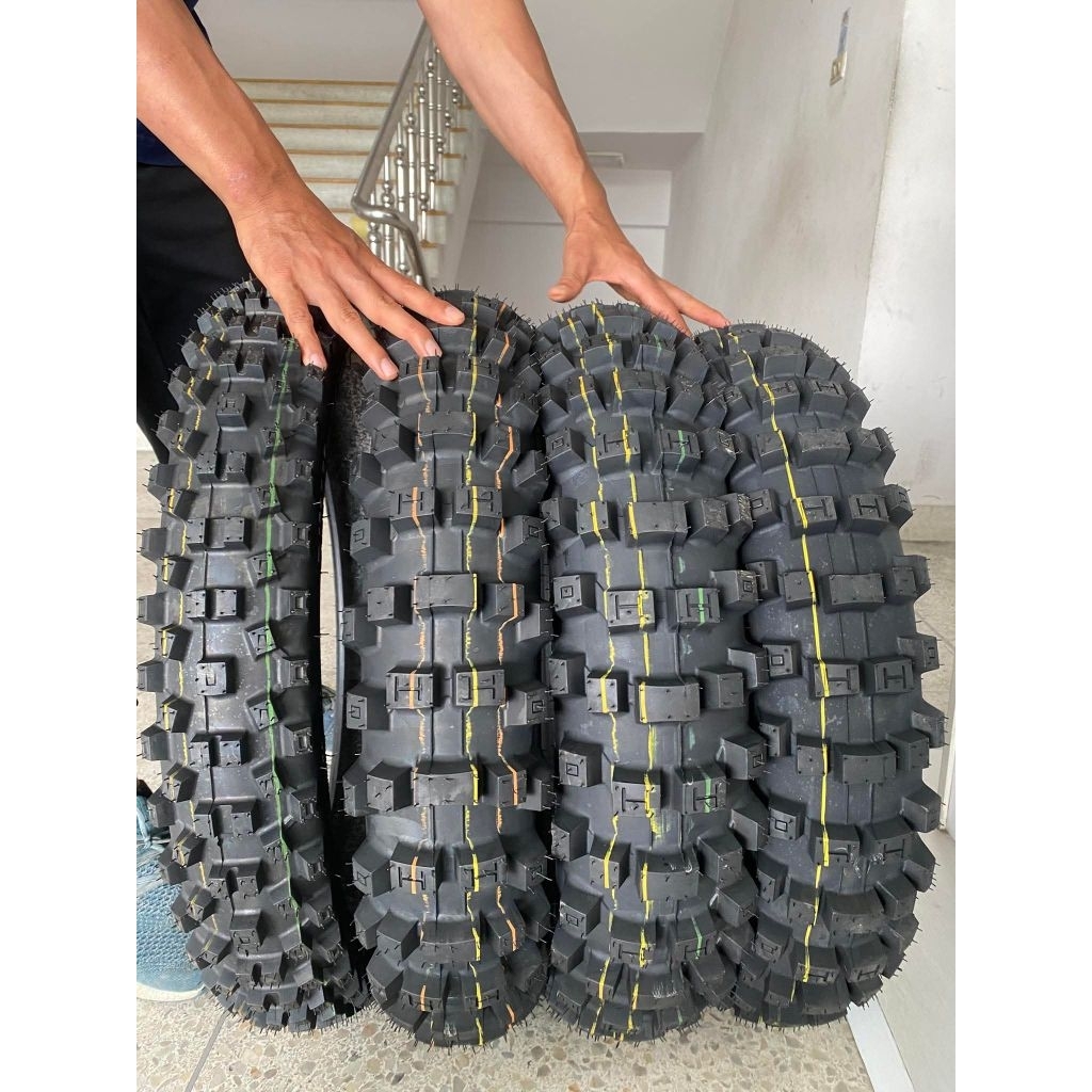 ตัวใหม่ล่าสุด ยาง DURO FLYING SR.80 ดอกยางตัวH  มีขนาด 90/90-21 , 120/80-18 , 130/80-18 , 140/80-18