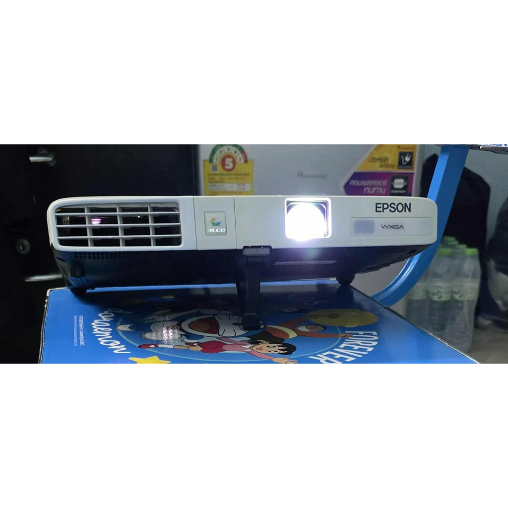 โปรเจคเตอร์Epson eb-1770w มือสองสภาพดีใช้งานปกติ มีช่องhdmiภาพสวยครับ ไม่มีรีโมท