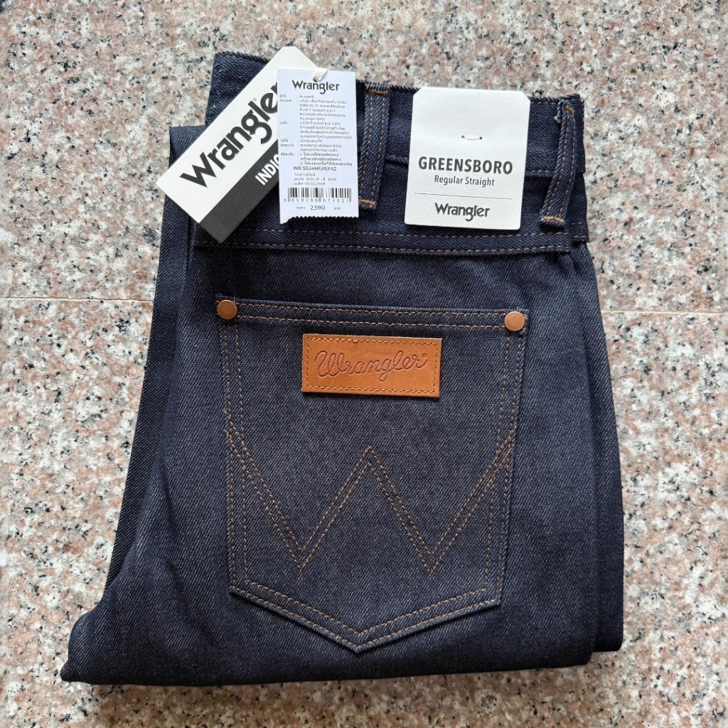 Wrangler GREENSBORO ยีนส์ชาย ผ้าดิบ ขากระบอก ไม่ยืด เป้าซิป เอวกลางของแท้จากSHOP รุ่นนี้หด 1 นิ้วหลังซักค่ะ