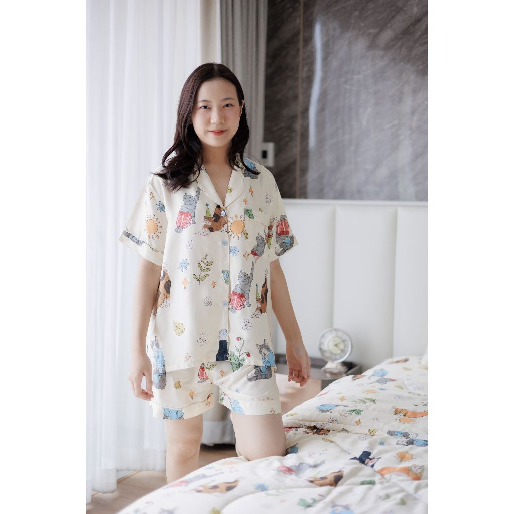 ชุดนอน ชุดลำลอง At Bed เนื้อผ้า Bamboo 1000 เส้นด้าย ลาย Cream Cats