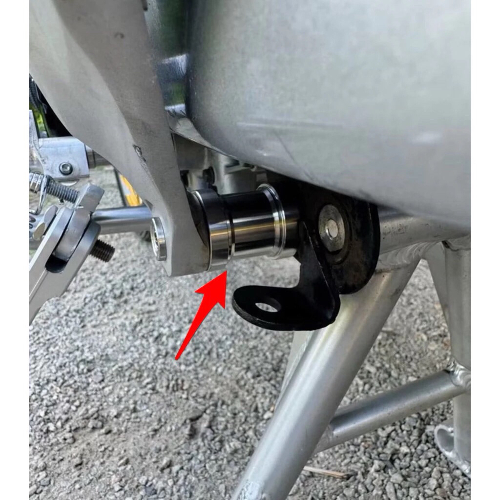 1 ตัว บูชสเตย์พักเท้า Wave125i ไฟเลี้ยวบังลม สเเตนเลส บูชสเตย์พักเท้าเวฟ125เลส