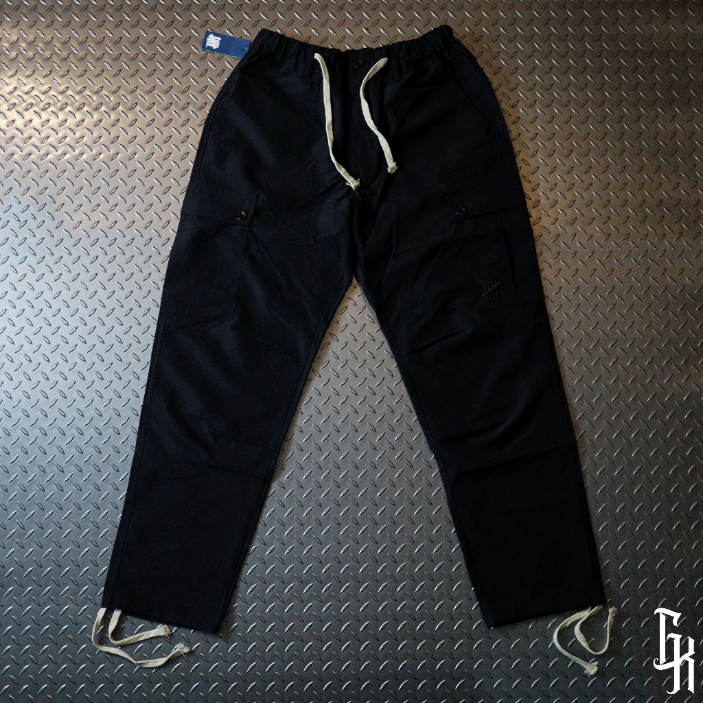 UNDEFEATED Buggy Cargo - กางเกงขายาวคาร์โก้ (สีดำ) ✊🏽