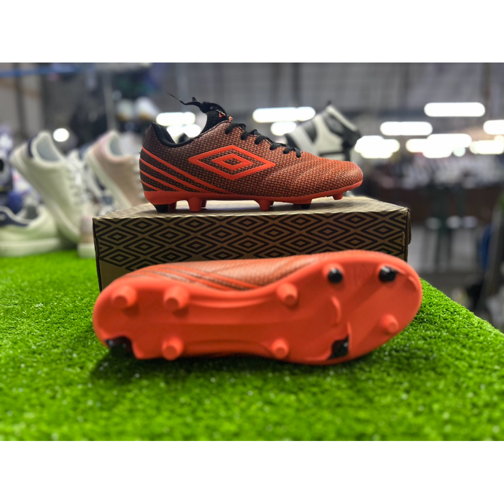 {รับประกันสินค้าของแท้100%} รองเท้าฟุตบอลสตั๊ด Umbro Toccare IV League FG Orange/Black