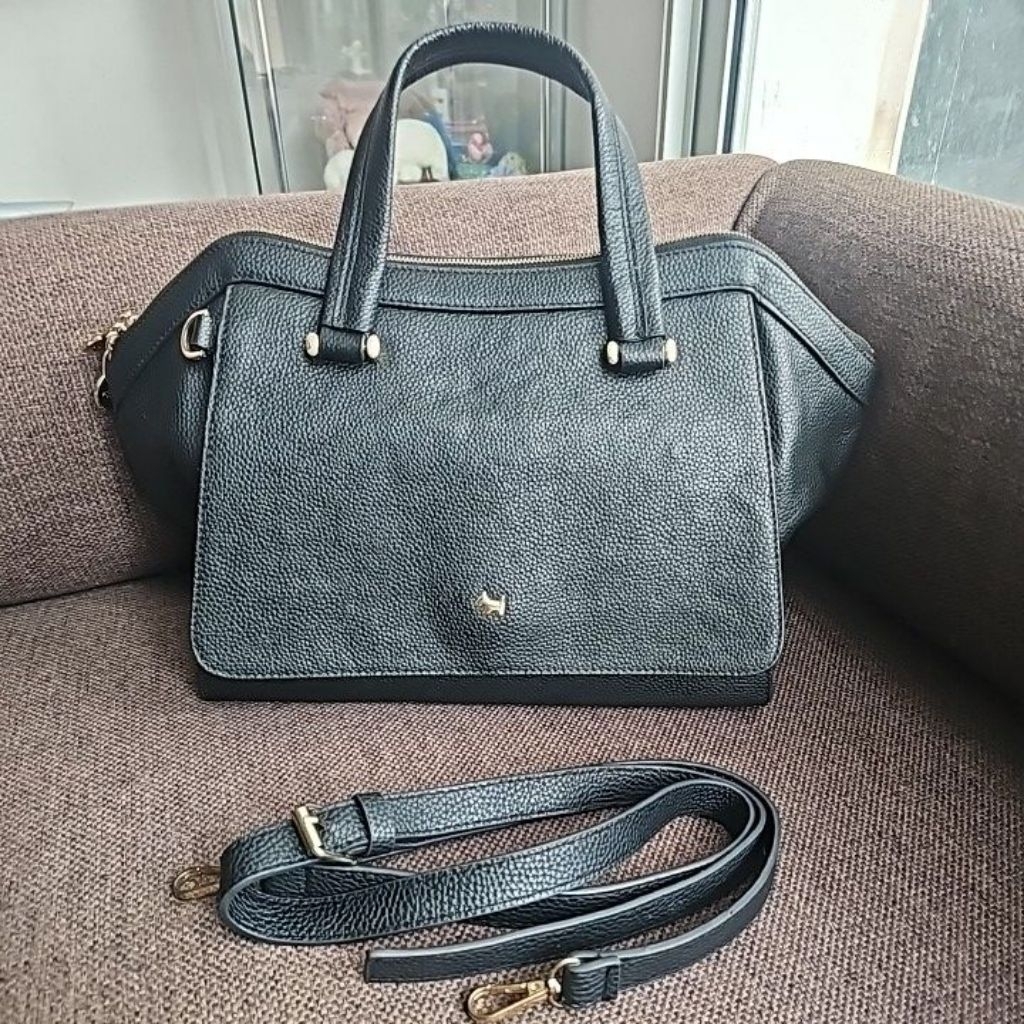 กระเป๋าหนัง Agatha Paris