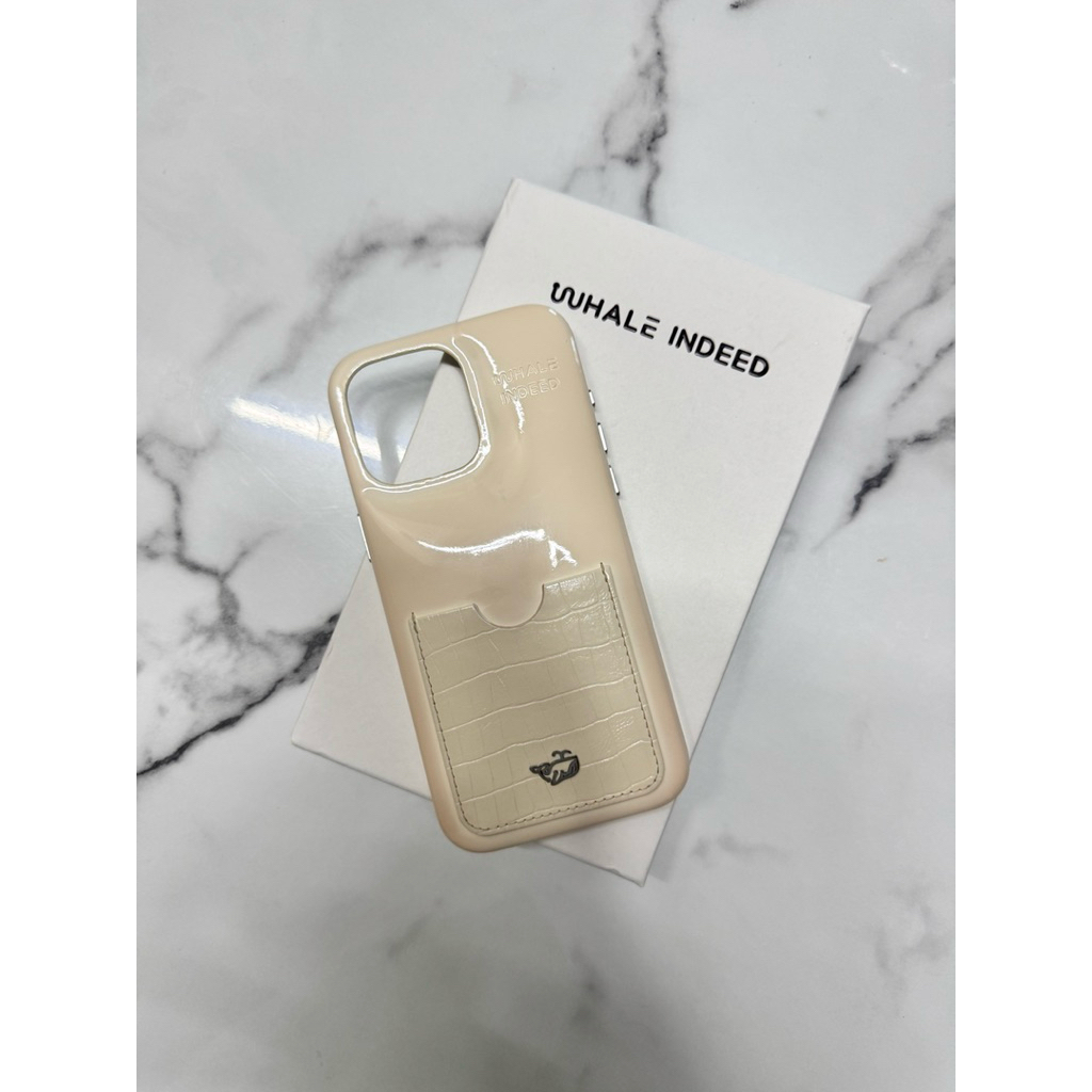 ส่งต่อ : Whale indeed loafy case for iPone 15 Promax (Cream Color)