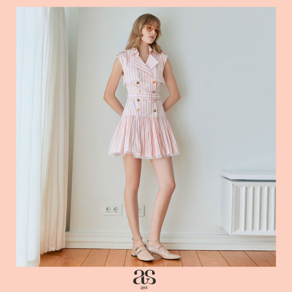 [asv pf25] Gretchen Trench Mini Dress เดรสผู้หญิง ทรงเทรนช์ แขนกุด ไหล่ล้ำ แต่งลูกไม้ กระโปรงทรงเอ แต่งชายระบายและกระดุม