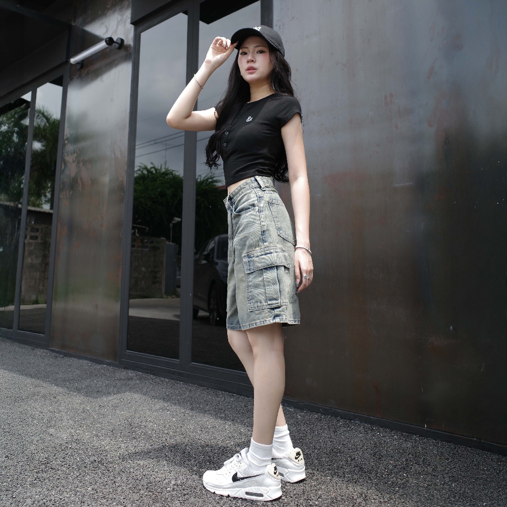 กางเกงยีนส์ขาสั้นคาร์โก้ รุ่น Groovy Jeans