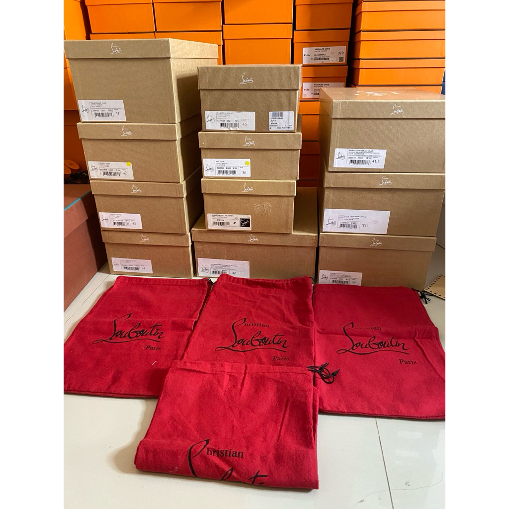 กล่องรองเท้า Christian louboutinแท้ ถุงกระดาษแบรนด์เนมแท้
