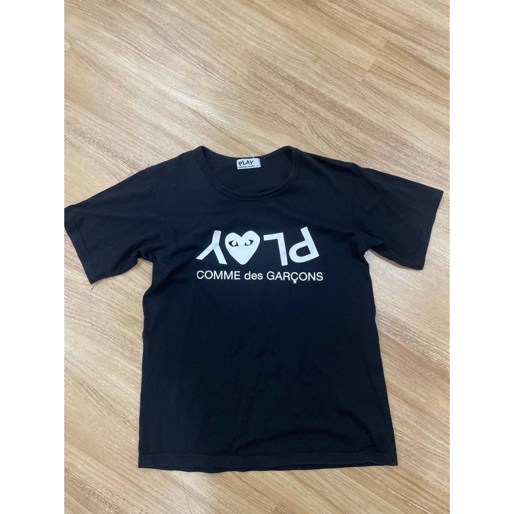 เสื้อplay comme des garcons มือสอง