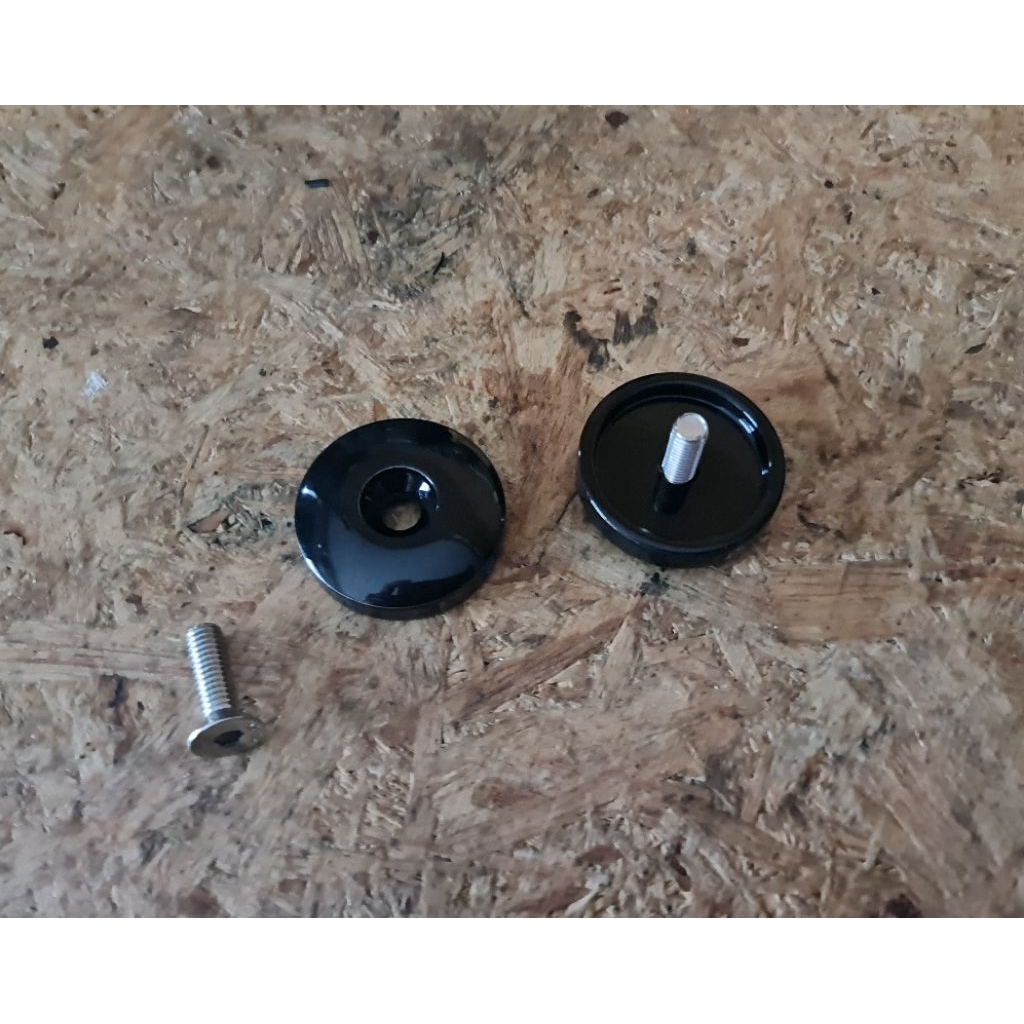 ครอบปลายแฮนด์เบ้าลึก 3 มม. สีดำ เกลียว 6 มม. Triumph และรถรุ่นอื่นๆ