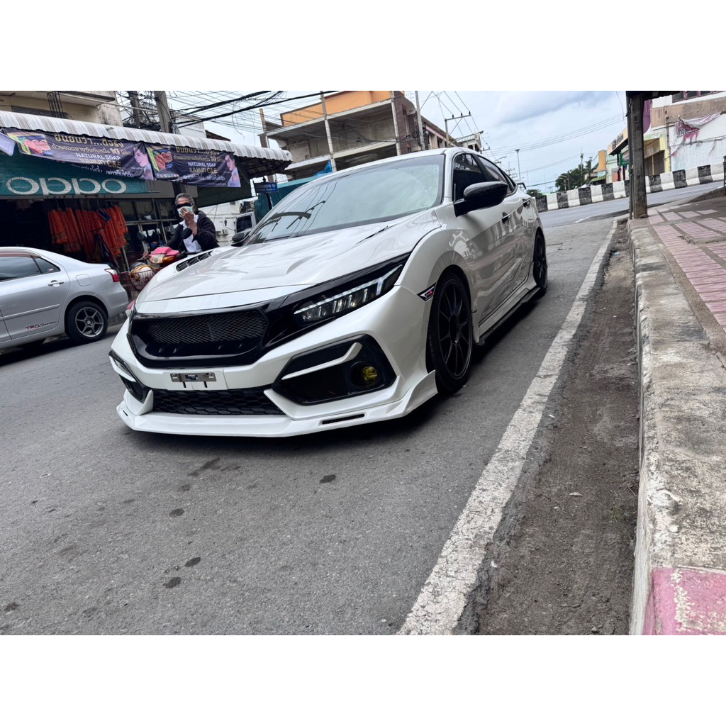 ลิ้นหน้าทรง js honda civic fc/fk ลิ้นต่อกันชนหน้าcivic งานสี /งานคาร์บ้อน