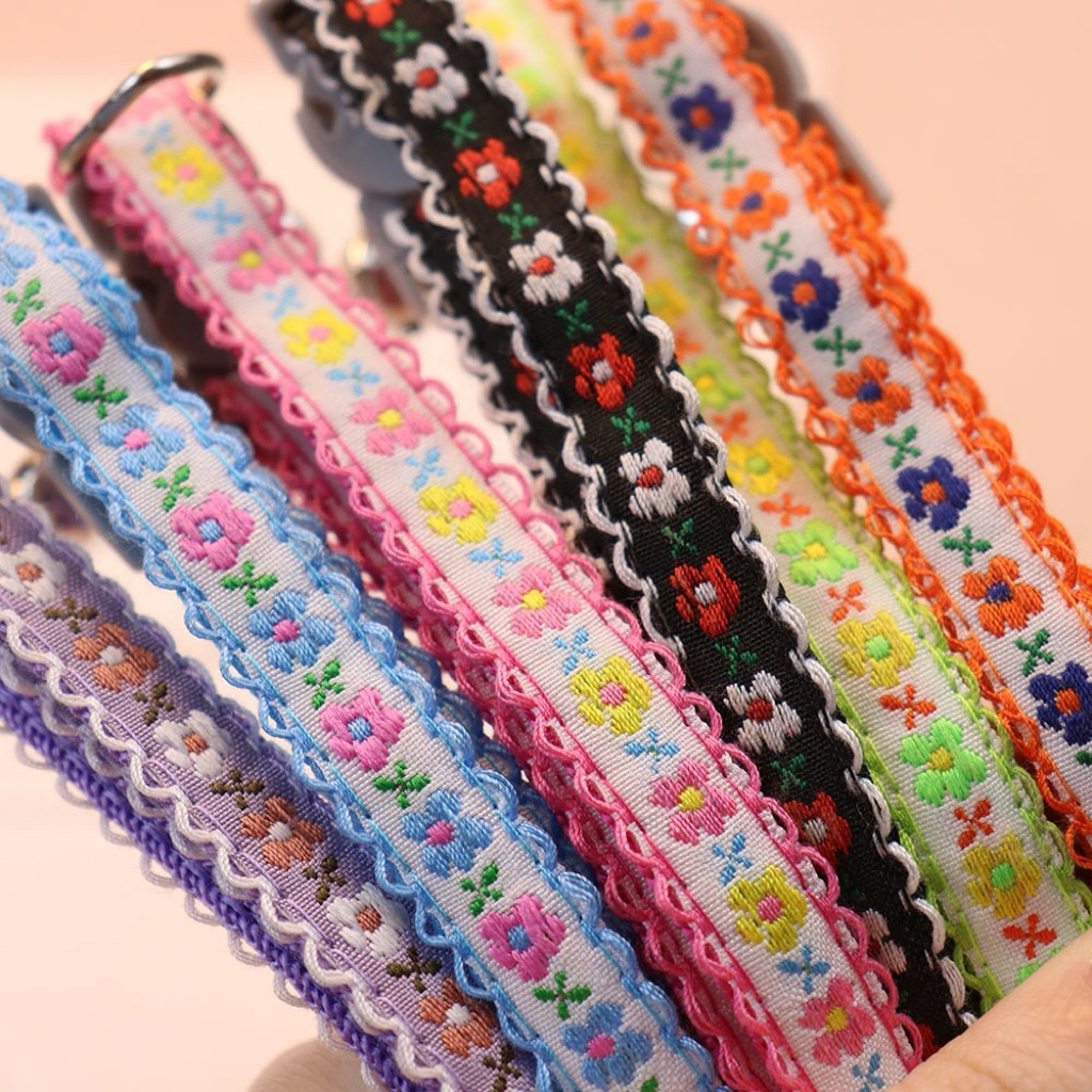 ปลอกคอแมว ปลอกคอนิรภัย ลายดอกไม้ เล็กๆ น่ารัก สีสดใส สำหรับแมวของคุณ พร้อมกระดิ่งเสียง
