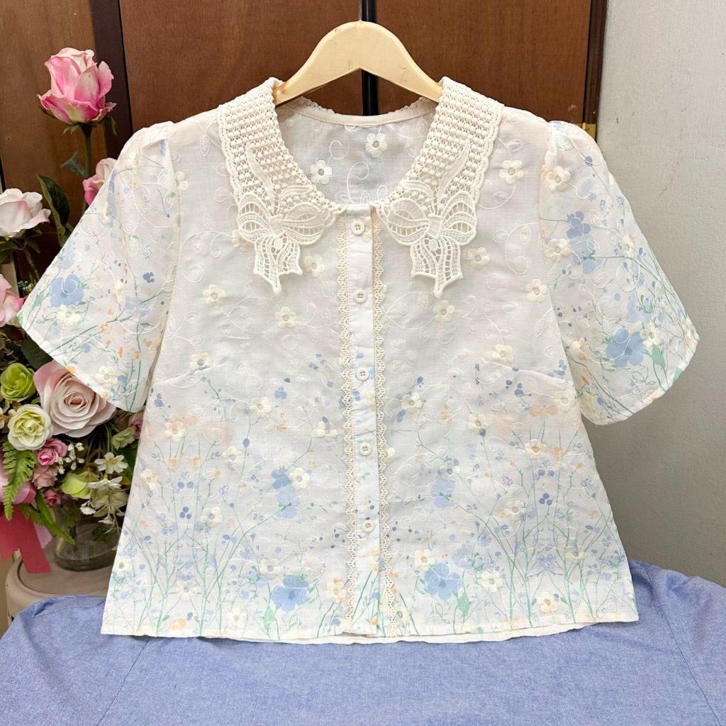 เสื้อแฟชั่นคอบัว รุ่นปกลูกไม้ อก40นิ้ว