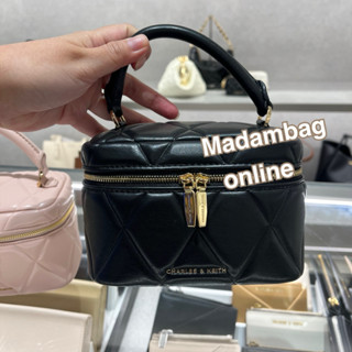 CHARLES & KEITH Arwen Quilted Crossbody Bag กระเป๋าสะพายข้าง