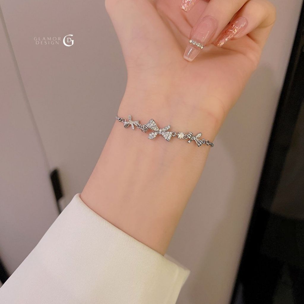 GLAMOR✨สร้อยข้อมือเพชร Sparkle Bow สร้อยข้อมือเงิน925 สร้อยข้อมือแฟชั่นรูปโบว์ ของขวัญให้แฟน