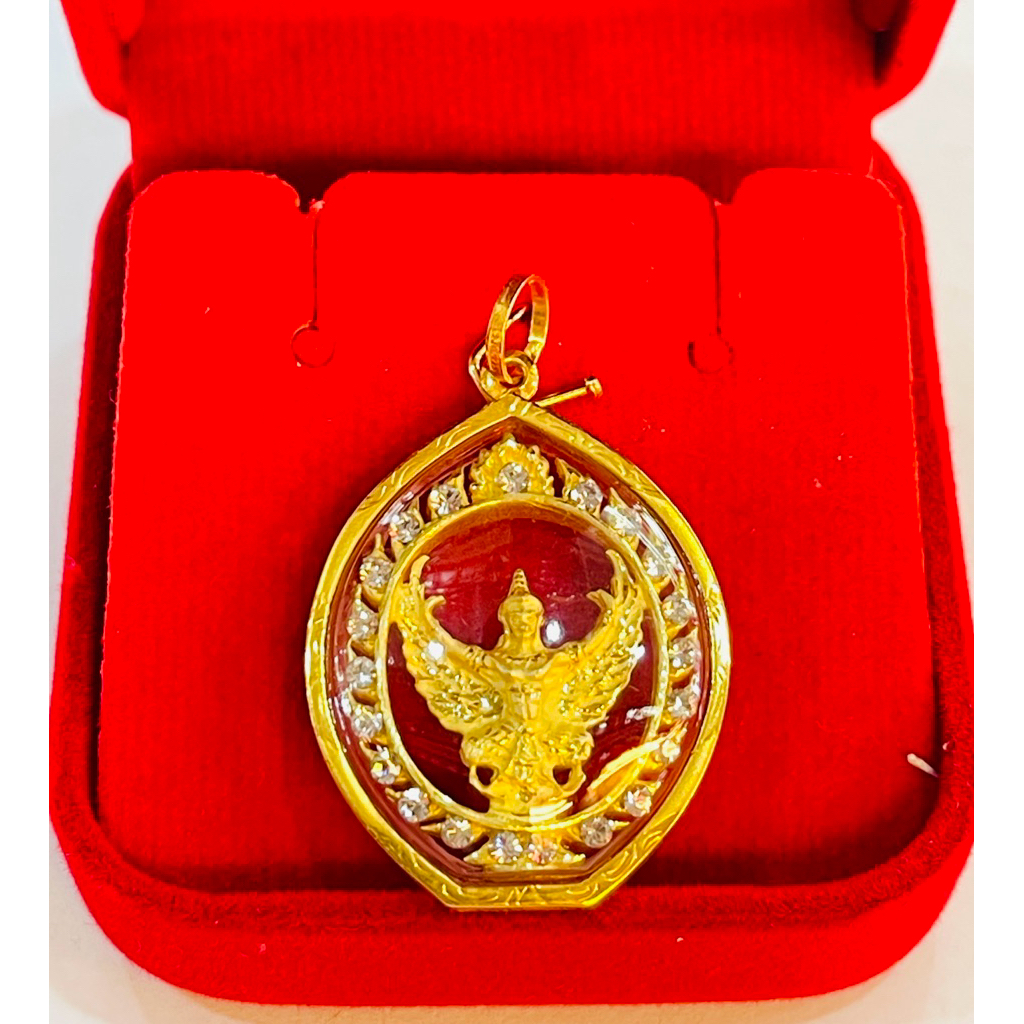 จี้พญาครุฑเลี่ยมทองแท้ด้านหลังเป็นรัชกาลที่๕  เลี่ยมทอง ทองแท้75% เลี่ยมกันน้ำ