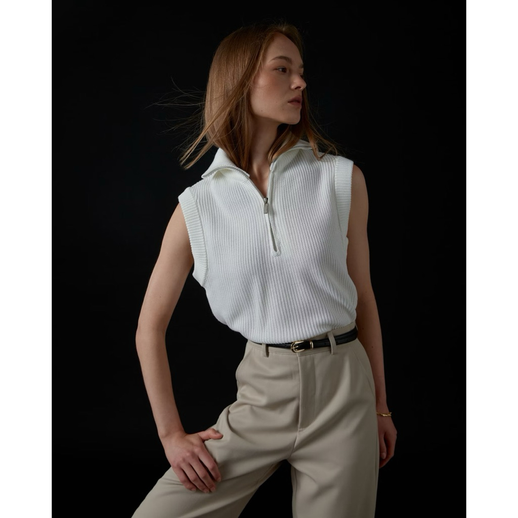 ส่งต่อ zipper top from studio.unknowm สภาพดี อก-36“