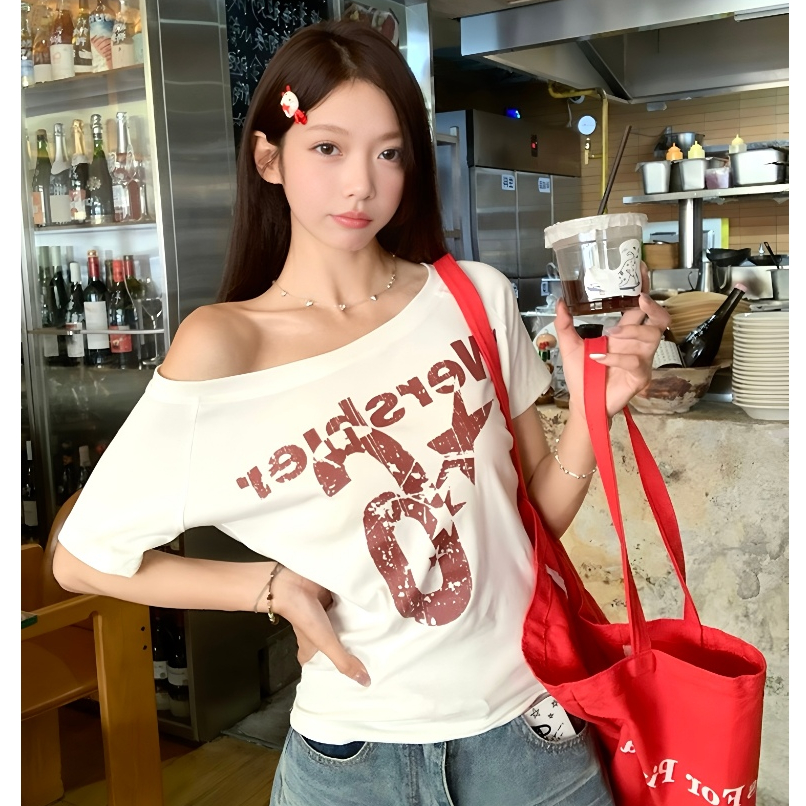 เสือยืดเเขนสั้น เสื้อยืดปาดใหล่ ทรงหลวม พิมพ์ลาย สไตล์วินเทจ คอกว้าง #020320